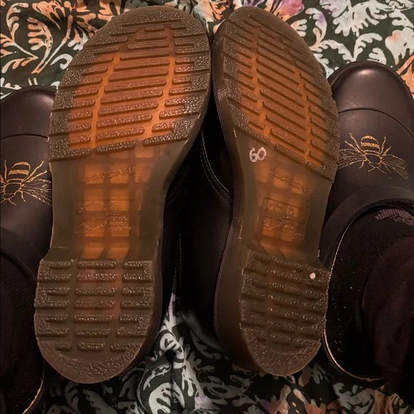 Dr. Martens Black Leather Lace-Up Shoes us6 - Picture 5 of 5